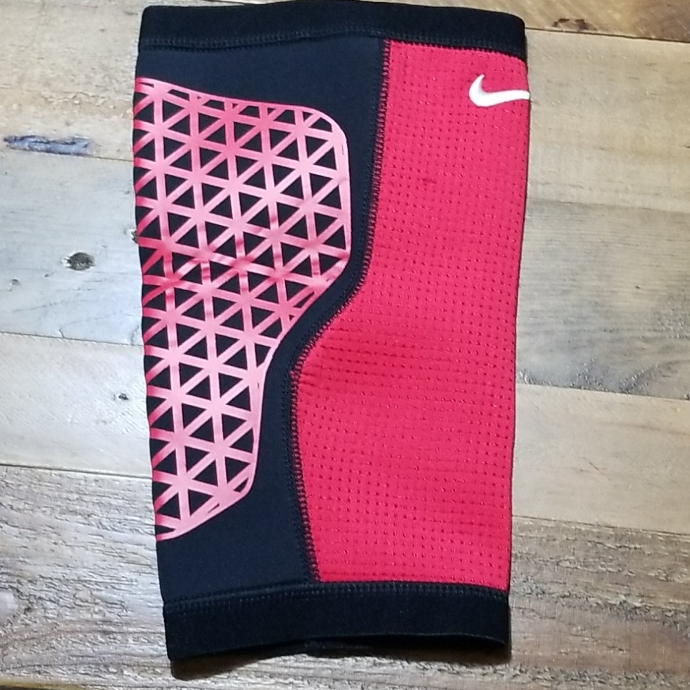 Nike Pro Hyperstrong Calf Sleeve
